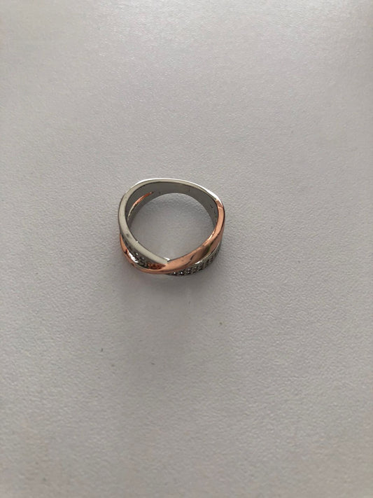 Anillo Dúo de Tonos Entrelazados