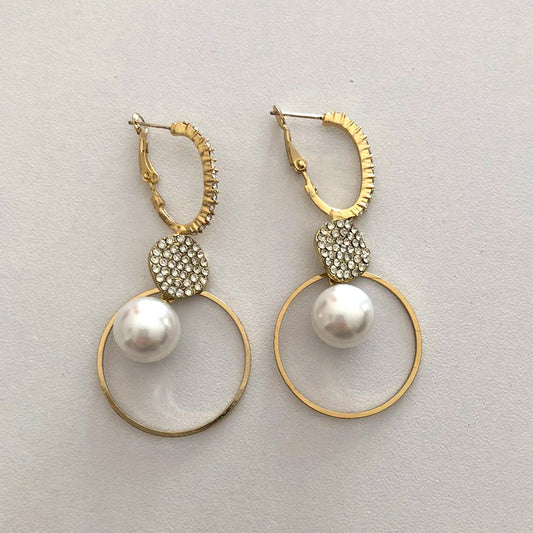 Aretes Dorados con Perla y Brillo