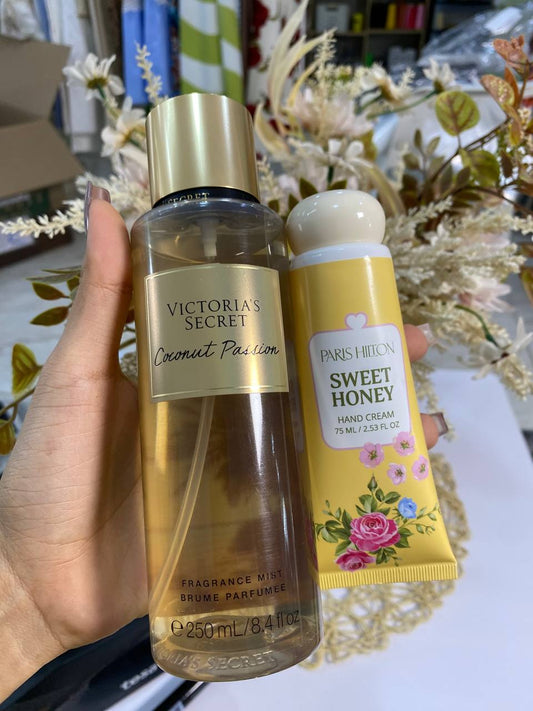 COMBO VICTORIA'S SECRET COCONUT PASSION Y CREMA DE MANOS PARIS HILTON SWEET HONEY