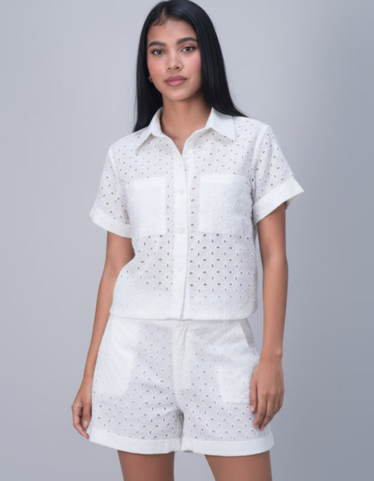 SET BLUSA Y SHORT OJALILLO